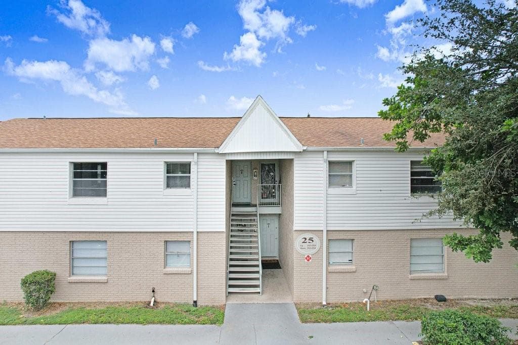 Condominium at 7210 N MANHATTAN AVE #2523, TAMPA, photo 2 of 36