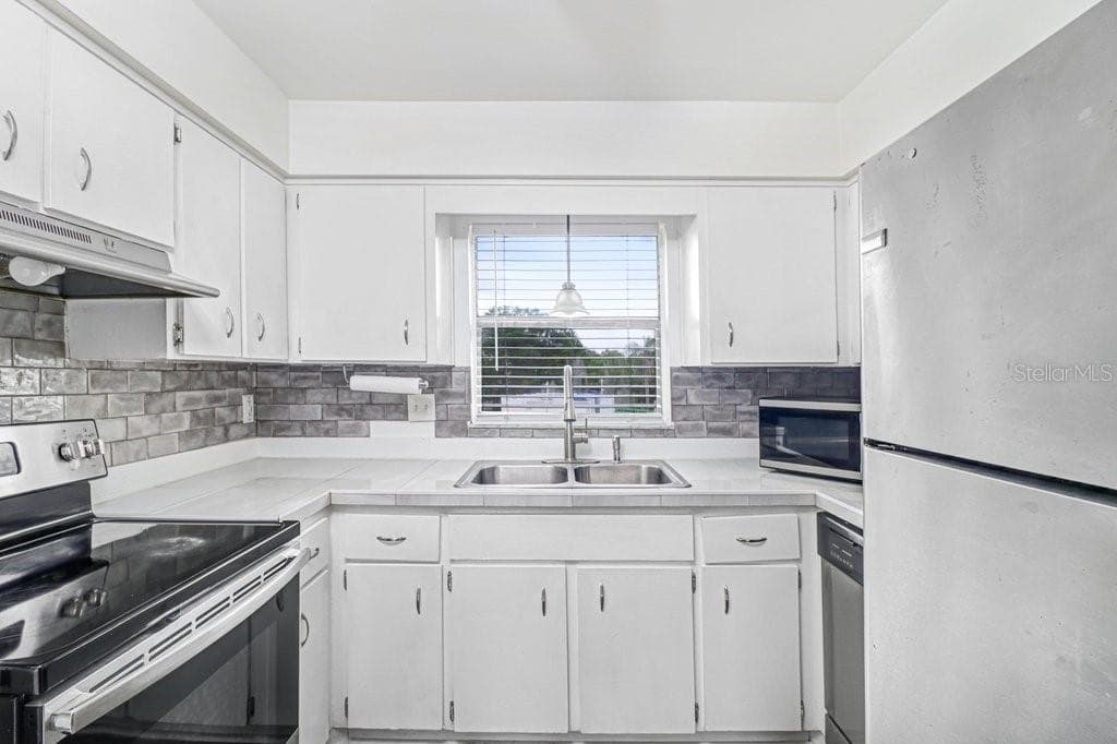 Condominium at 7210 N MANHATTAN AVE #2523, TAMPA, photo 5 of 36