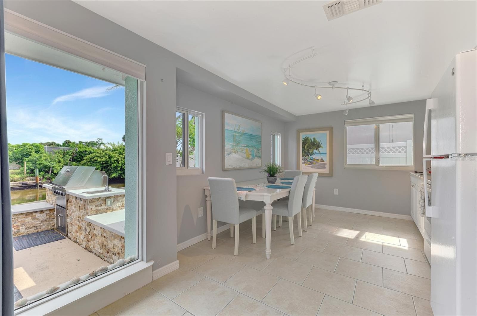 Single Family Residence at 387 AVENIDA MILANO, SARASOTA, photo 19 of 53