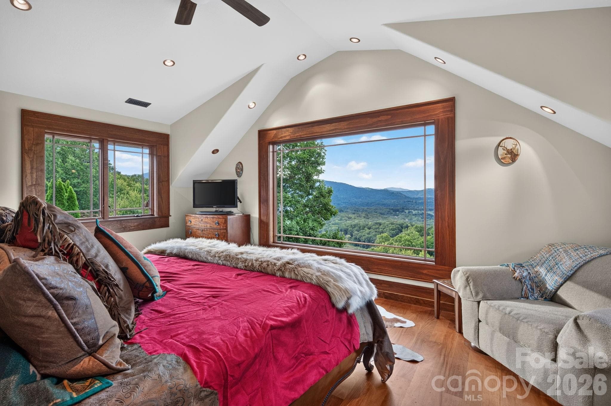 Second of three guest rooms upstairs - 93 Lombard Street, Waynesville