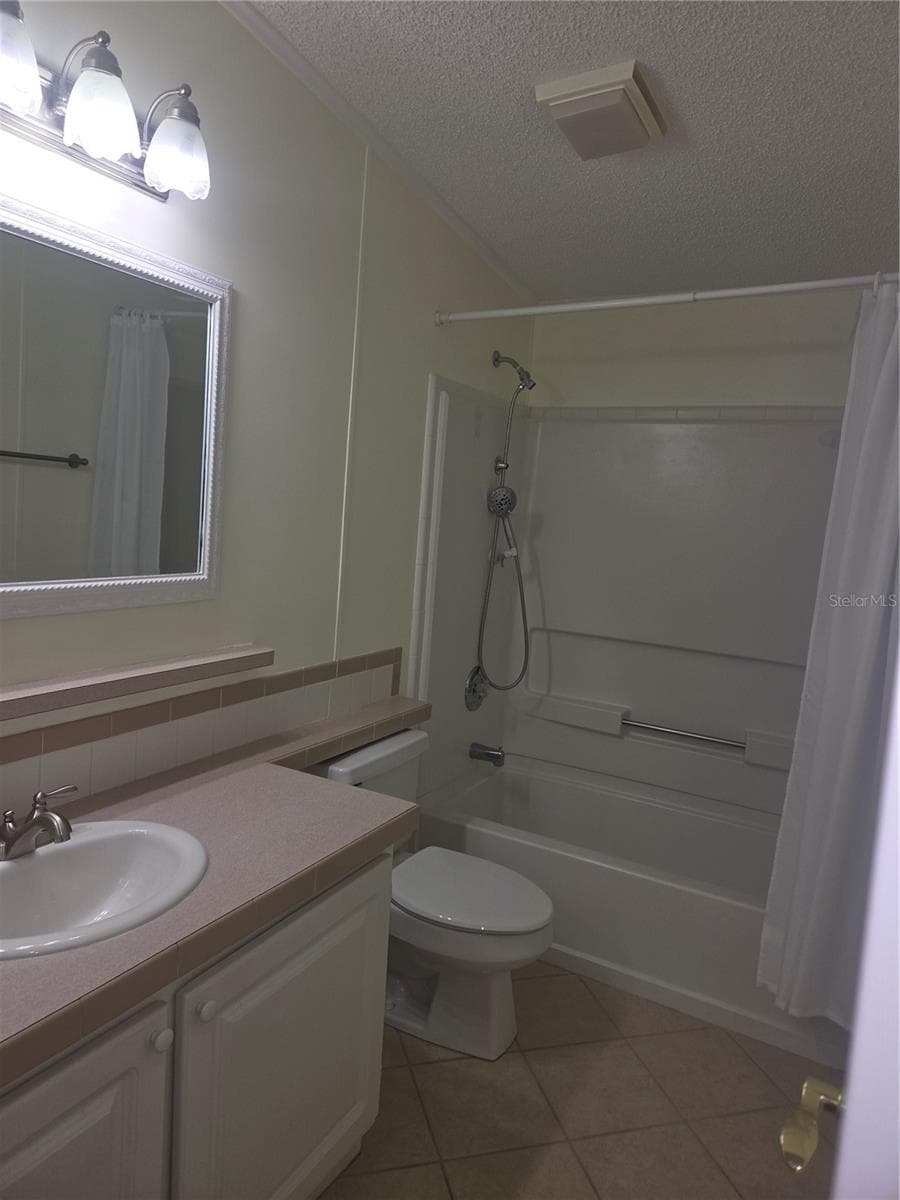 Guest Batheroom - 57 STRAPHMORE DR, HAINES CITY