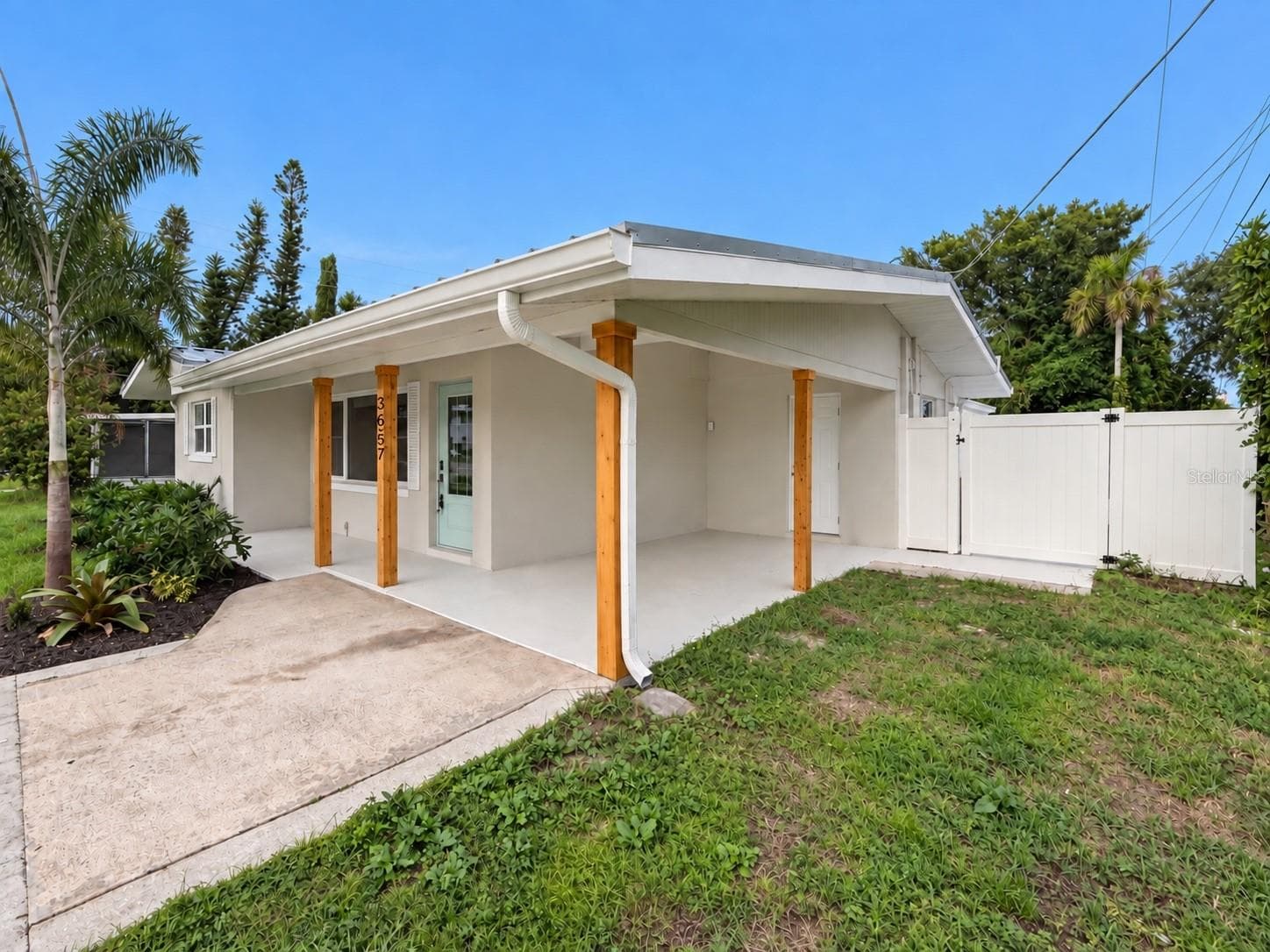 Single Family Residence at 3657 KELLY ST, FORT MYERS, photo 6 of 44