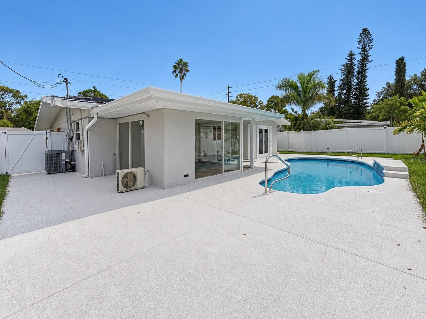 Single Family Residence at 3657 KELLY ST, FORT MYERS, photo 8 of 44