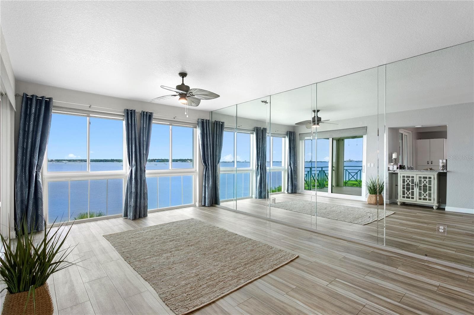 Condominium at 4717 DOLPHIN CAY LN S #503, ST PETERSBURG, photo 14 of 79
