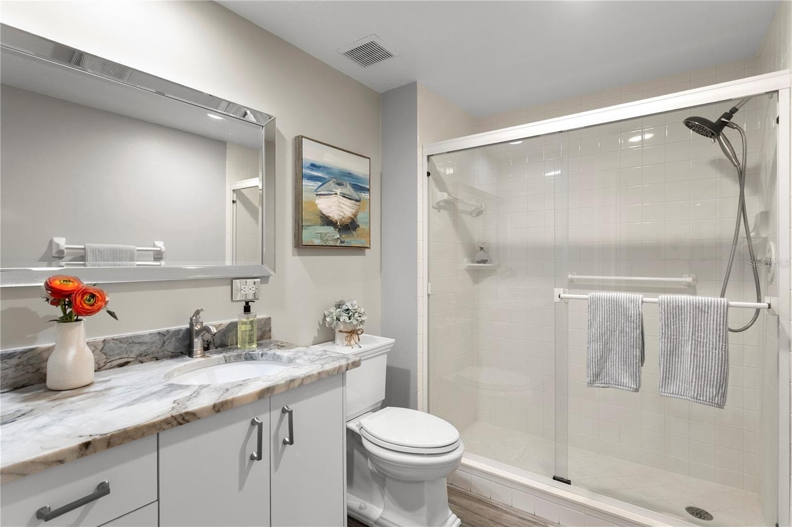 Guest Bathroom - 4717 DOLPHIN CAY LN S #503, ST PETERSBURG