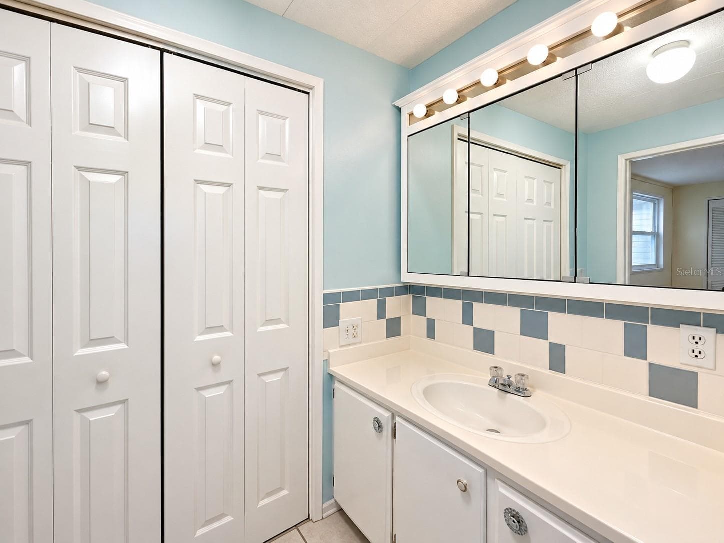 Second Primary Full Bathroom - 512 PALO VERDE DR, LEESBURG