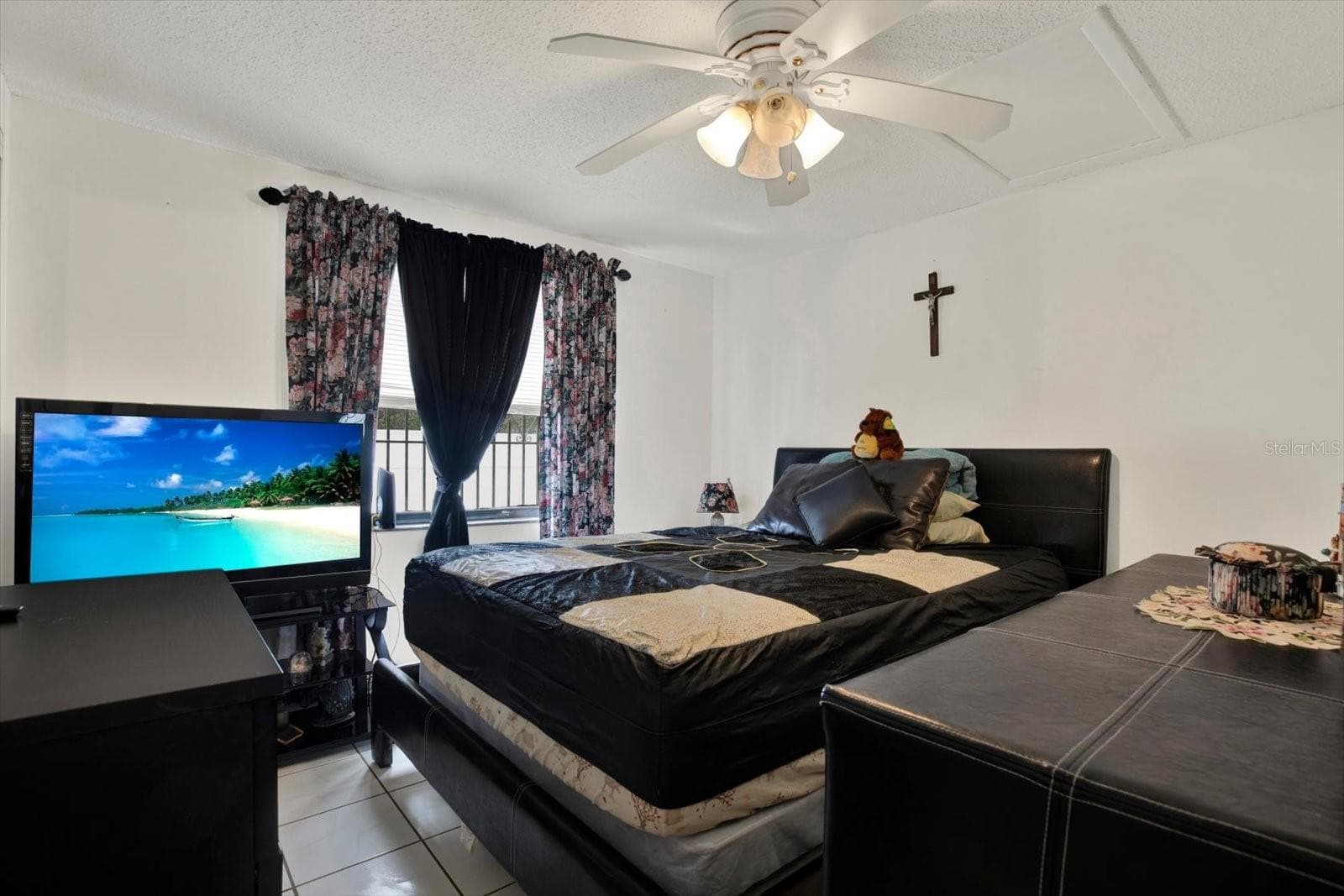 Single Family Residence at 9309 ASHFIELD CT, TAMPA, photo 13 of 33