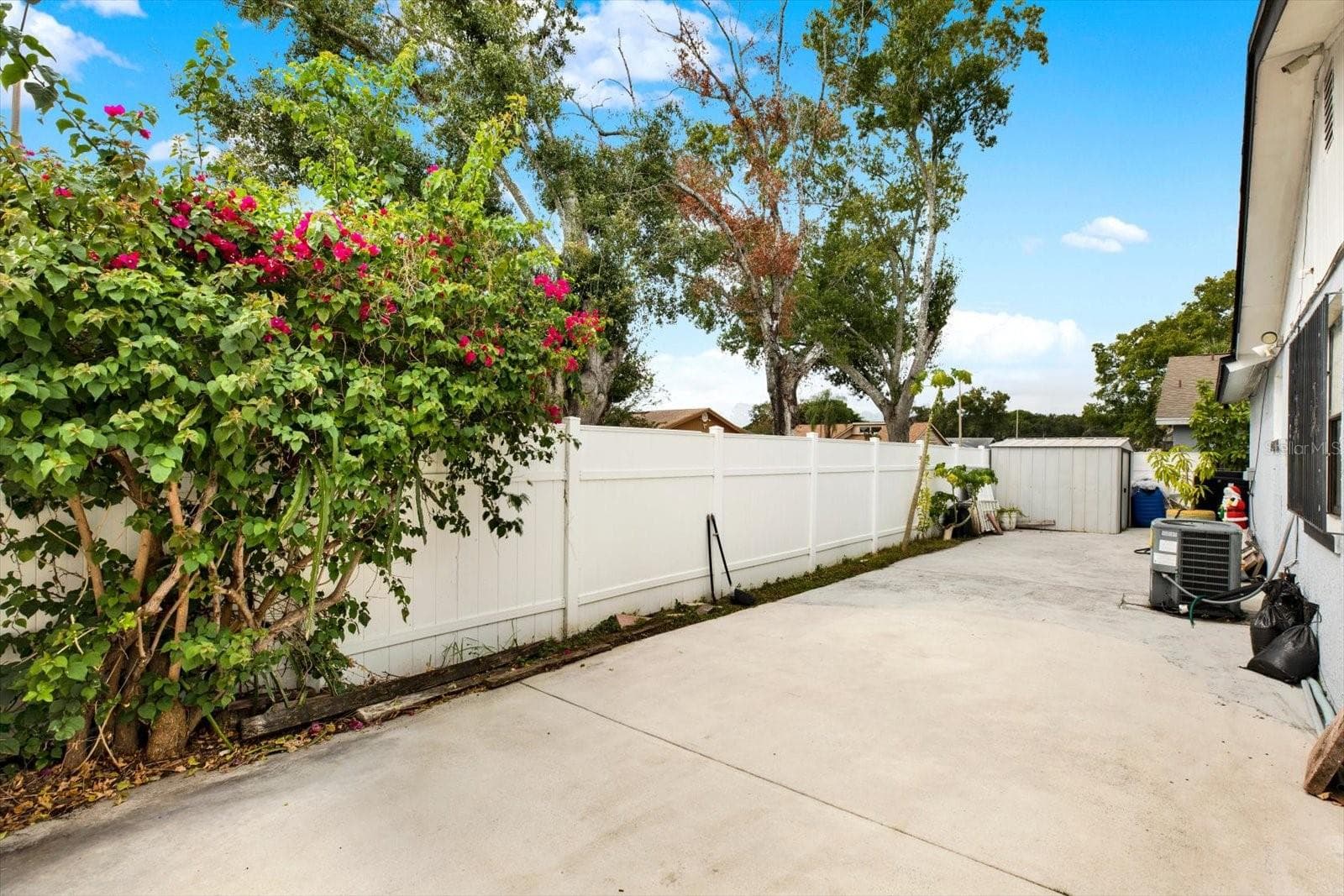 Single Family Residence at 9309 ASHFIELD CT, TAMPA, photo 23 of 33