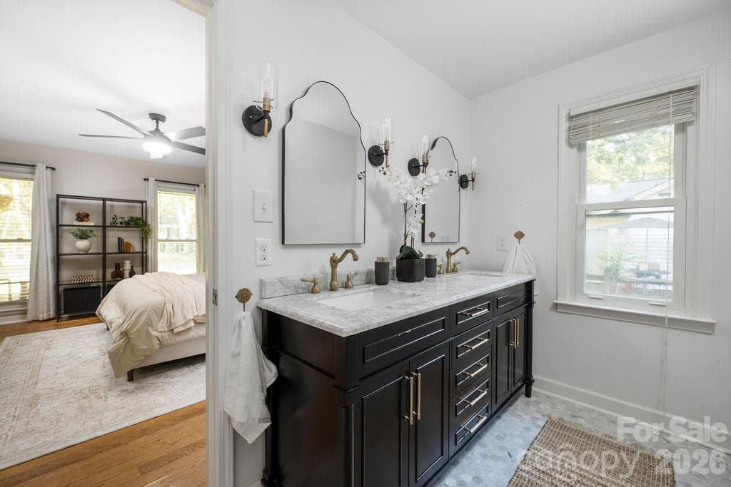 Single Family Residence at 9423 Whitethorn Drive, Charlotte, photo 33 of 46