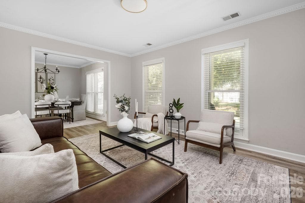 Single Family Residence at 9423 Whitethorn Drive, Charlotte, photo 19 of 46