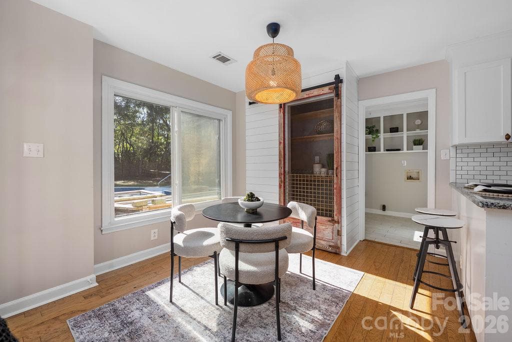 Single Family Residence at 9423 Whitethorn Drive, Charlotte, photo 26 of 46