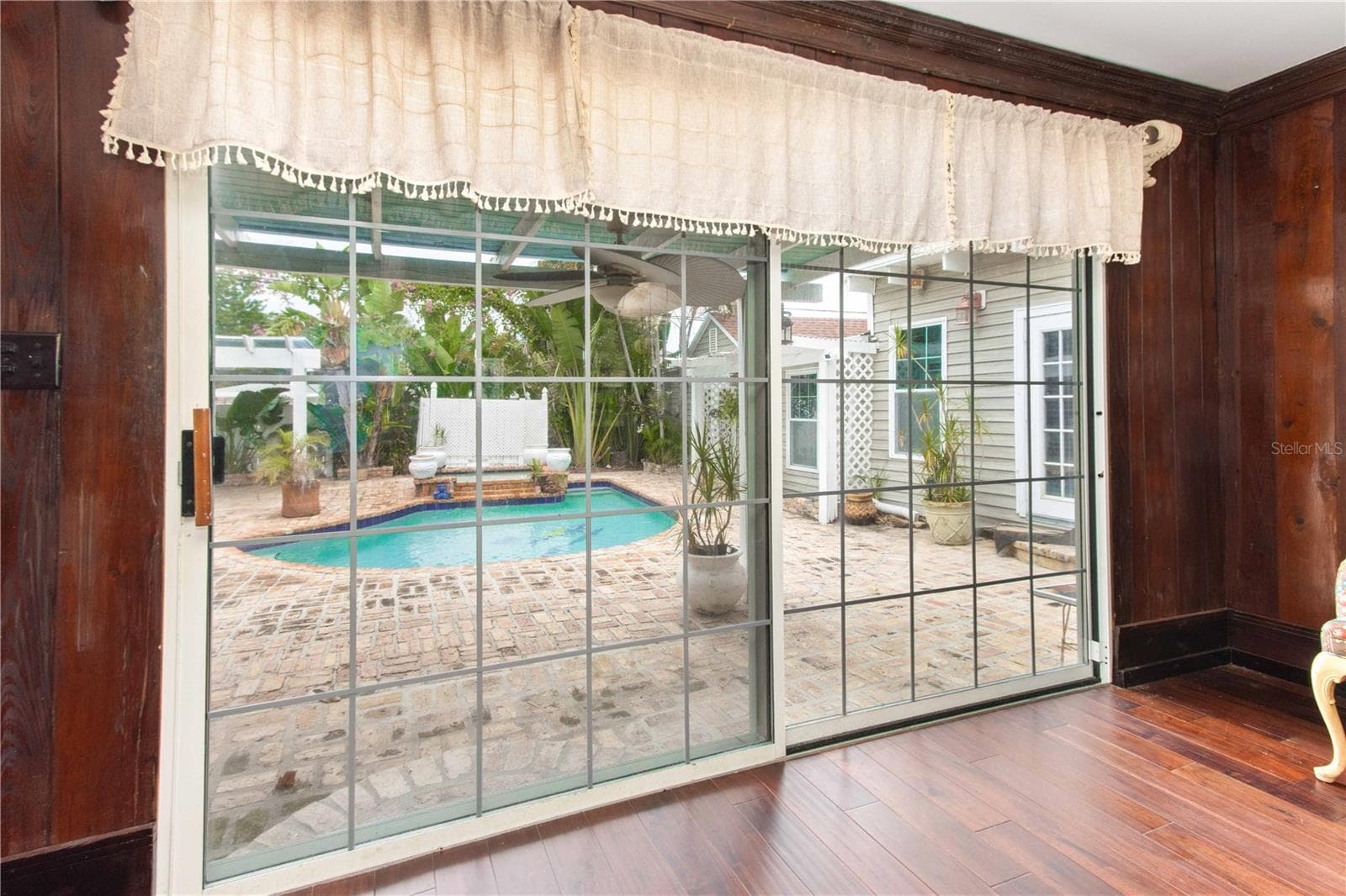 Single Family Residence at 806 NARCISSUS AVE, CLEARWATER BEACH, photo 4 of 48