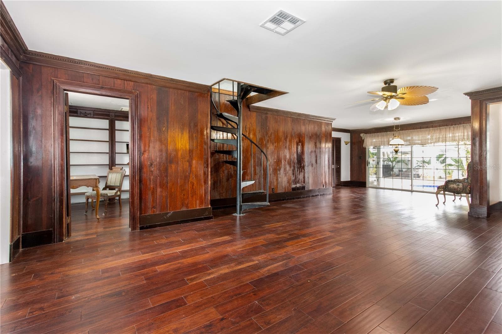 Single Family Residence at 806 NARCISSUS AVE, CLEARWATER BEACH, photo 7 of 48
