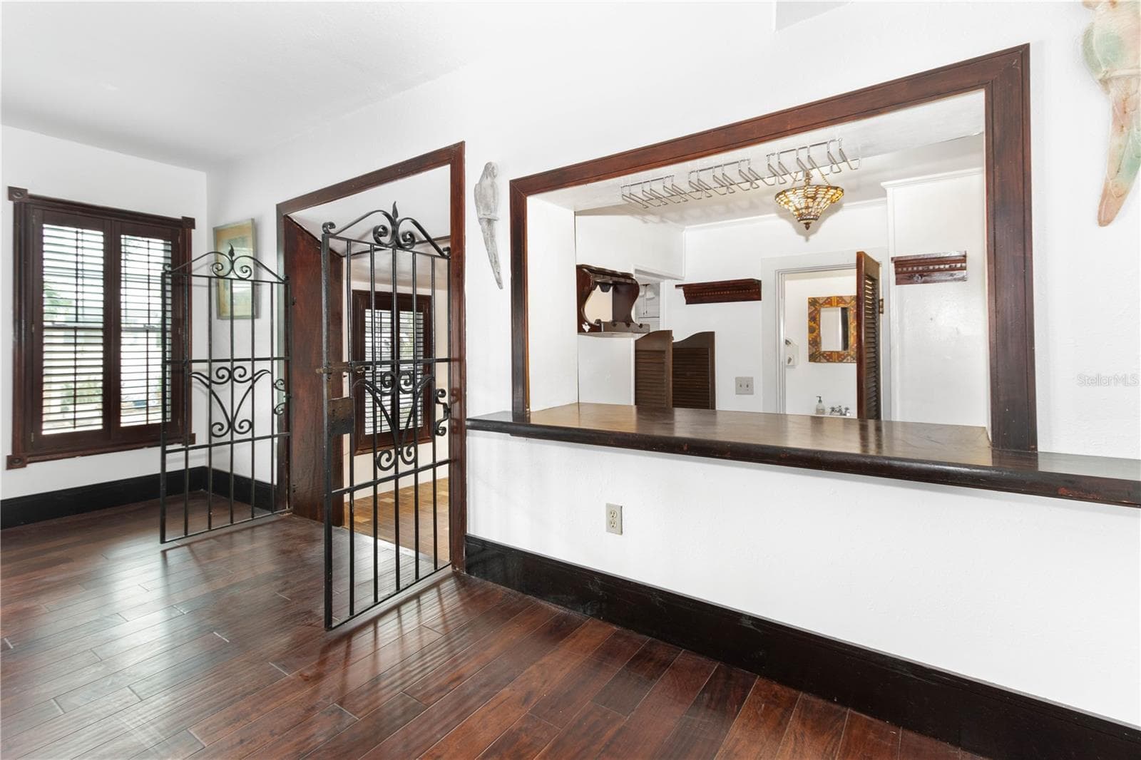 Single Family Residence at 806 NARCISSUS AVE, CLEARWATER BEACH, photo 10 of 48