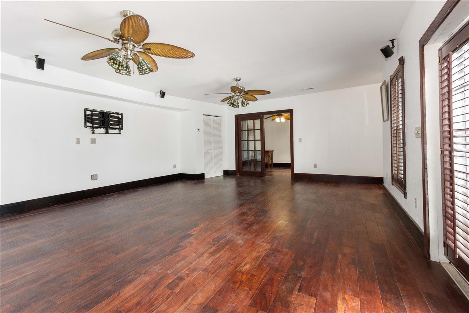 Single Family Residence at 806 NARCISSUS AVE, CLEARWATER BEACH, photo 12 of 48
