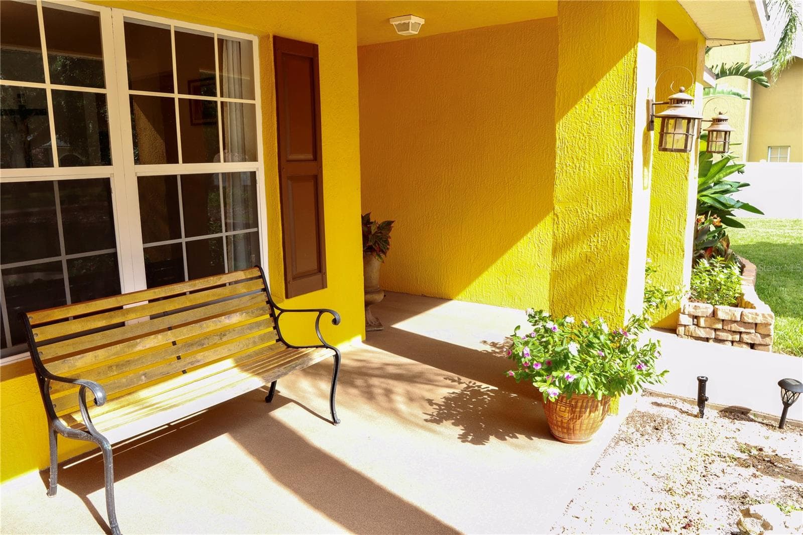 Front Porch - 6093 VELVET LOOP, LAKELAND