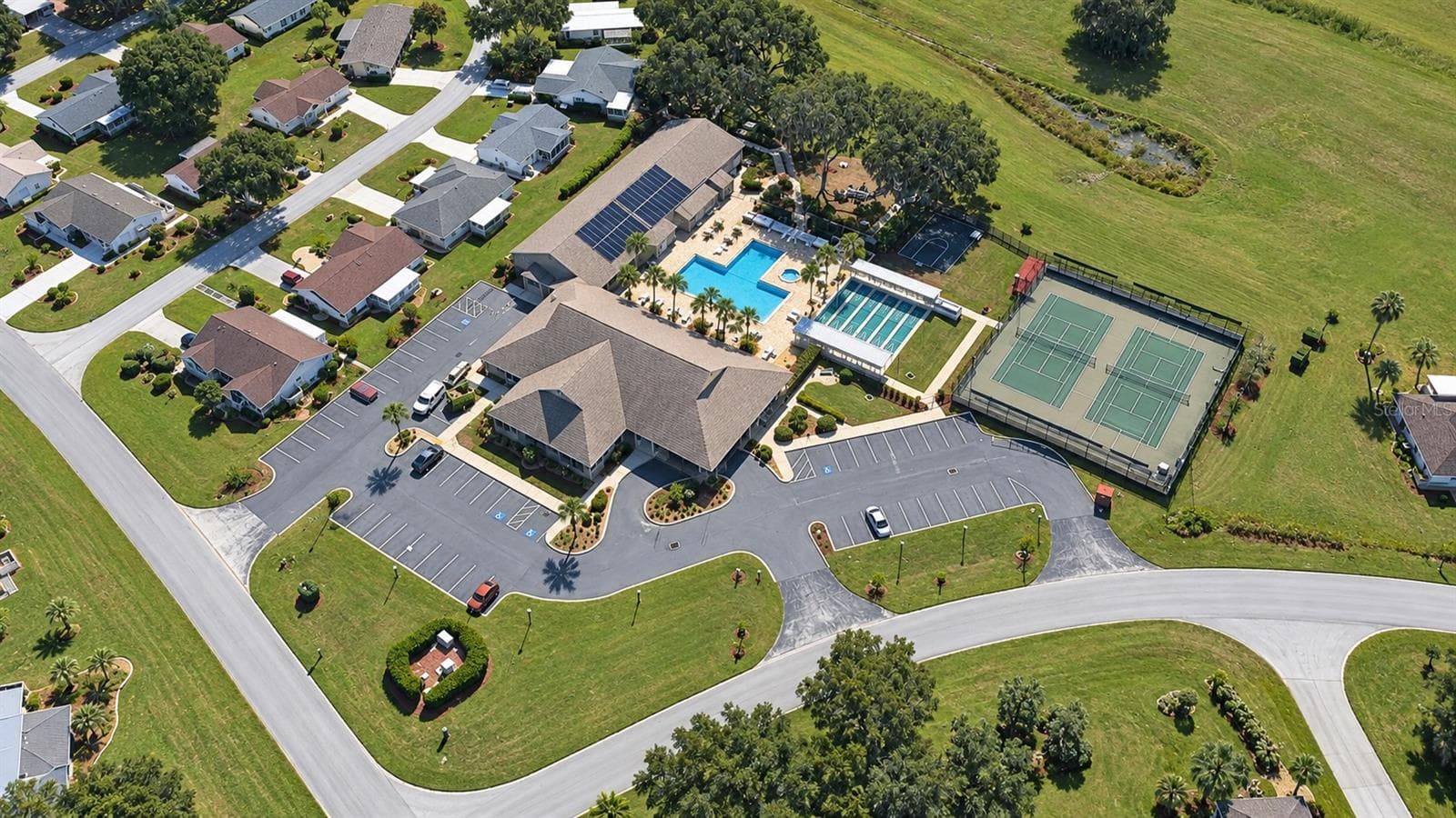 Clubhouse, sports courts, pool, bowling inside! - 6501 SW 84TH PLACE RD, OCALA