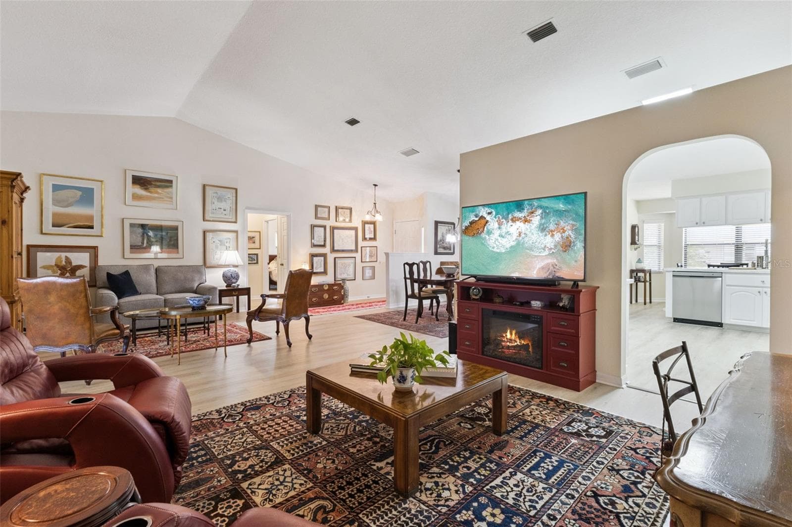 LIVING ROOM area next to KITCHEN - 21736 PRINCESS GRACE CT, LEESBURG