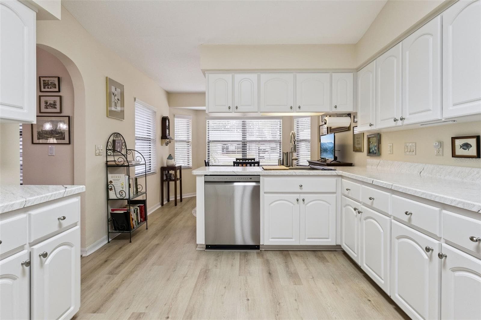 The KITCHEN has AMPLE COUNTER SPACE & CABINETS - 21736 PRINCESS GRACE CT, LEESBURG