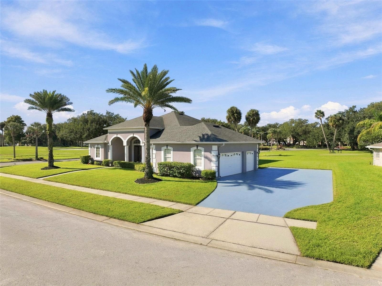 Single Family Residence at 2200 TOURNAMENT CT, KISSIMMEE, photo 2 of 45