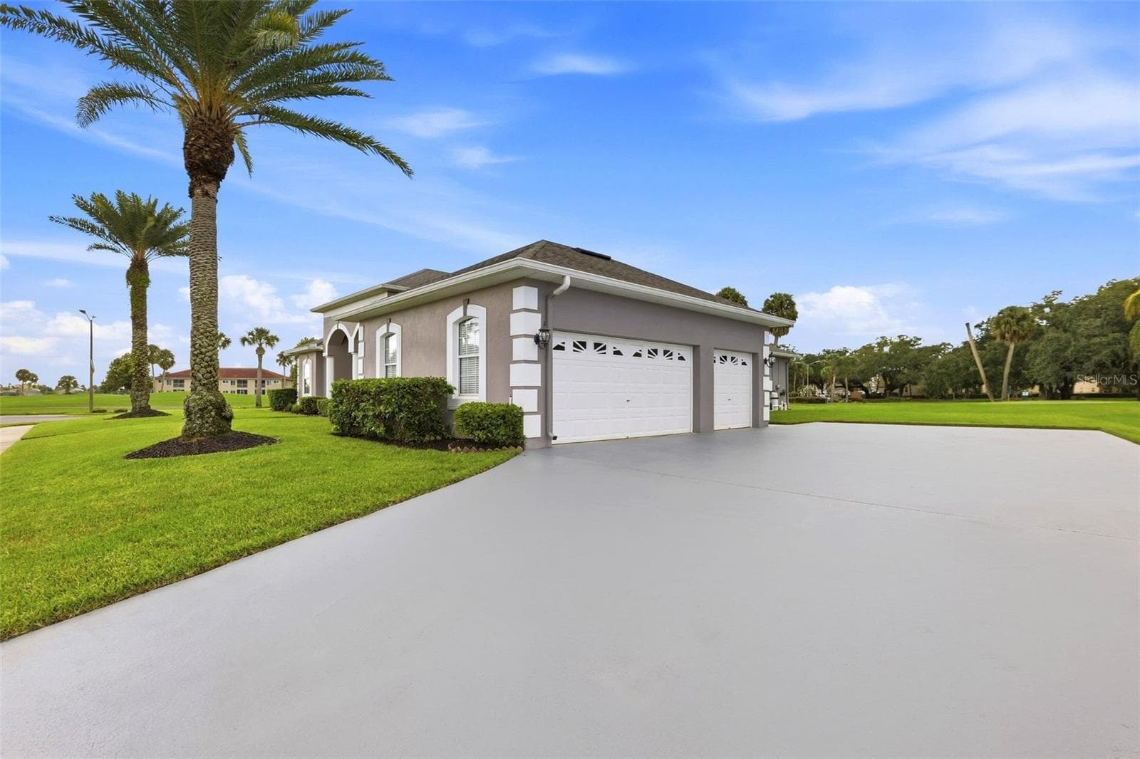 Single Family Residence at 2200 TOURNAMENT CT, KISSIMMEE, photo 4 of 45