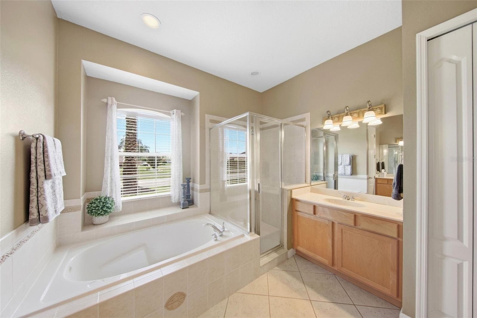 Single Family Residence at 2200 TOURNAMENT CT, KISSIMMEE, photo 23 of 45