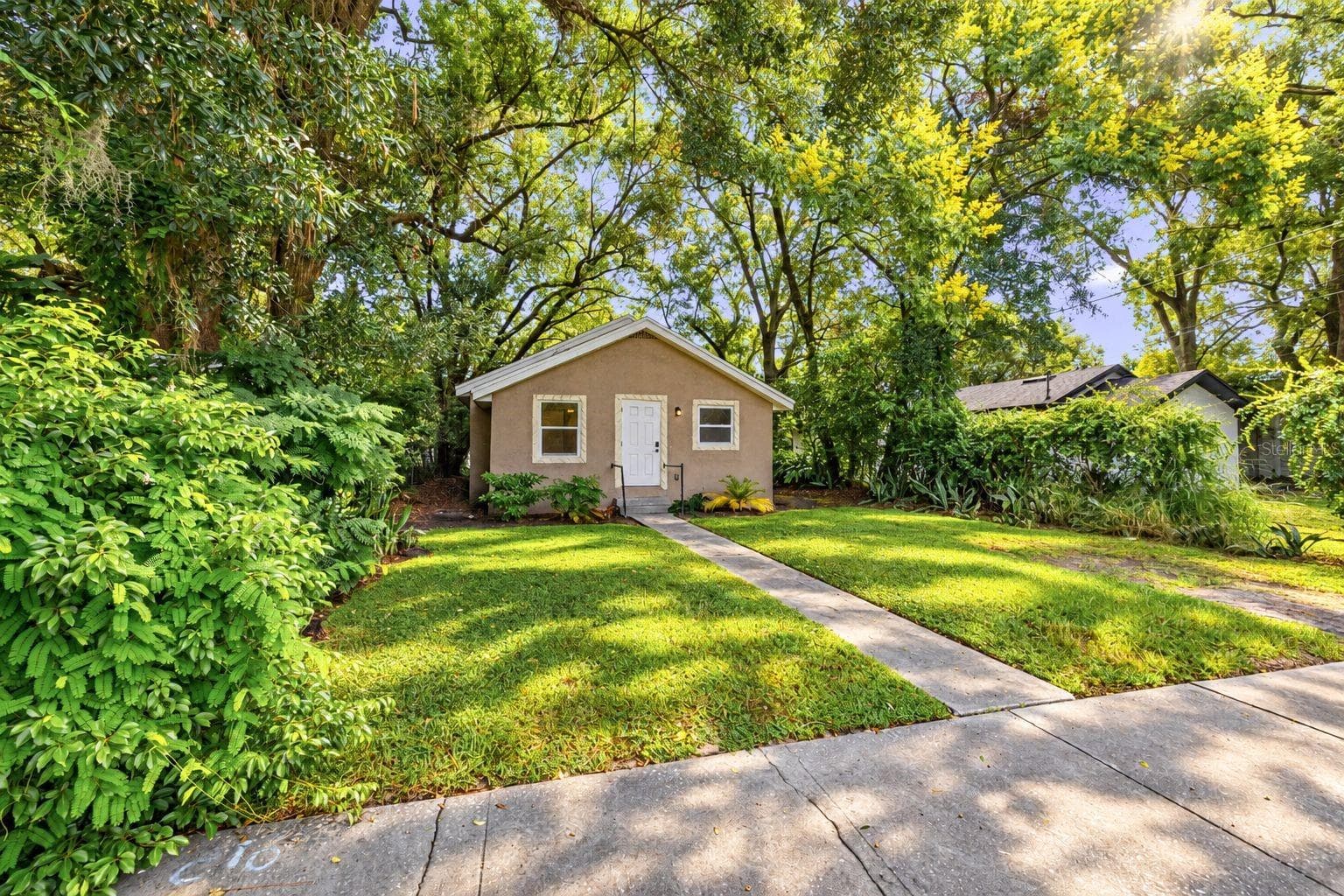 Single Family Residence at 617 CITRUS ST, ORLANDO, photo 3 of 35