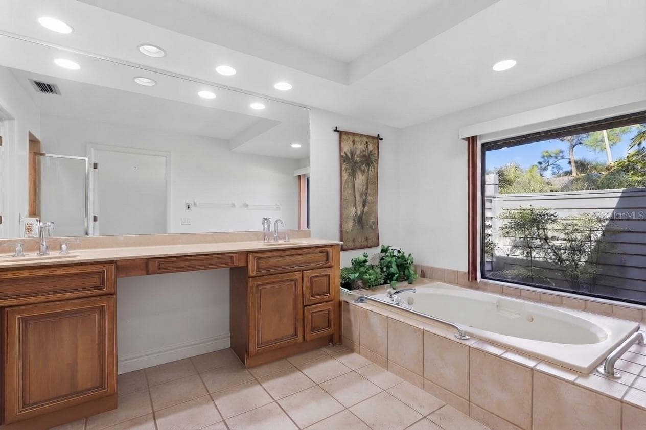 Single Family Residence at 5355 COBBLESTONE CT, WESLEY CHAPEL, photo 24 of 34