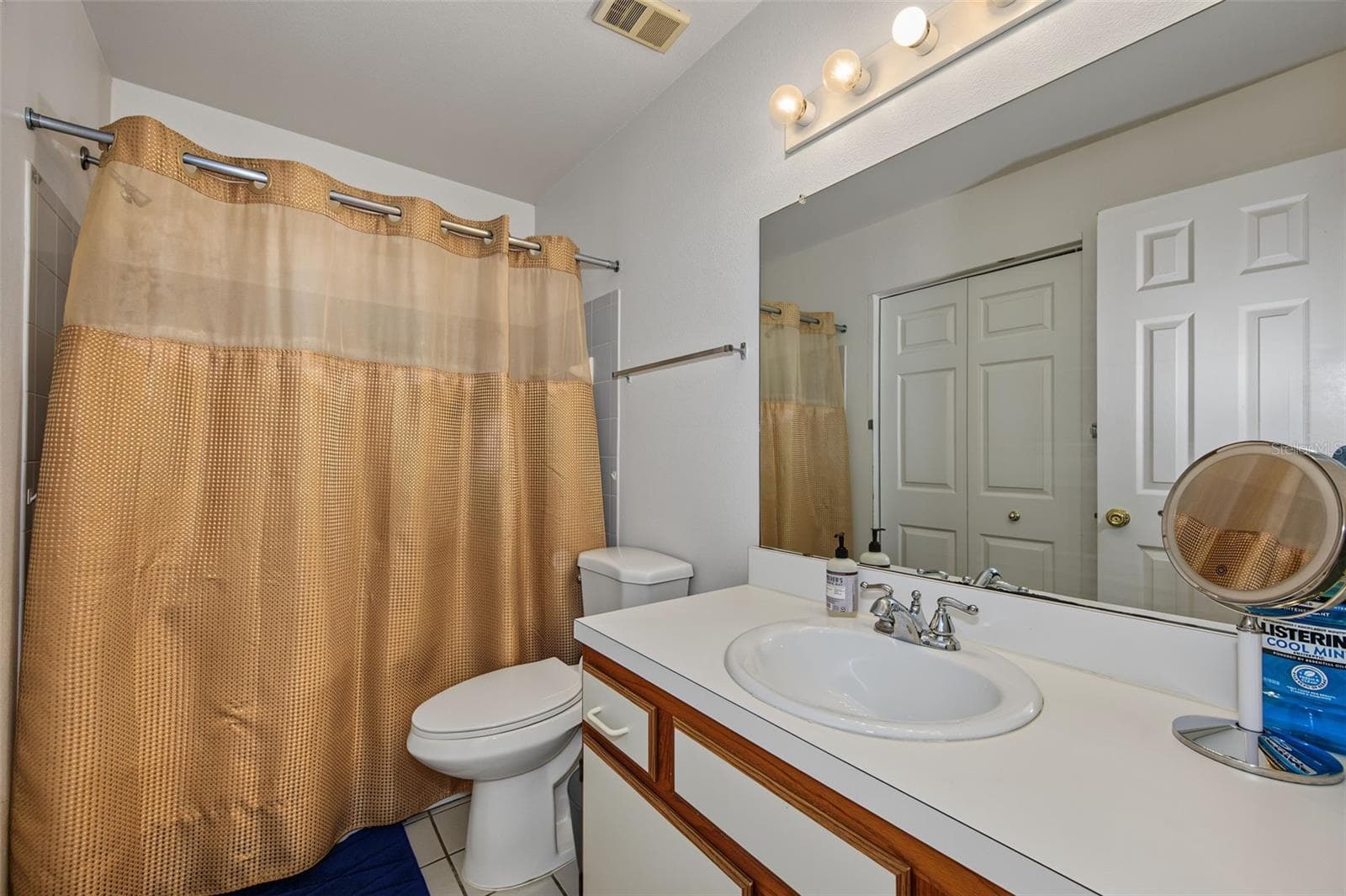 Condominium at 2400 FEATHER SOUND DR #123, CLEARWATER, photo 9 of 25