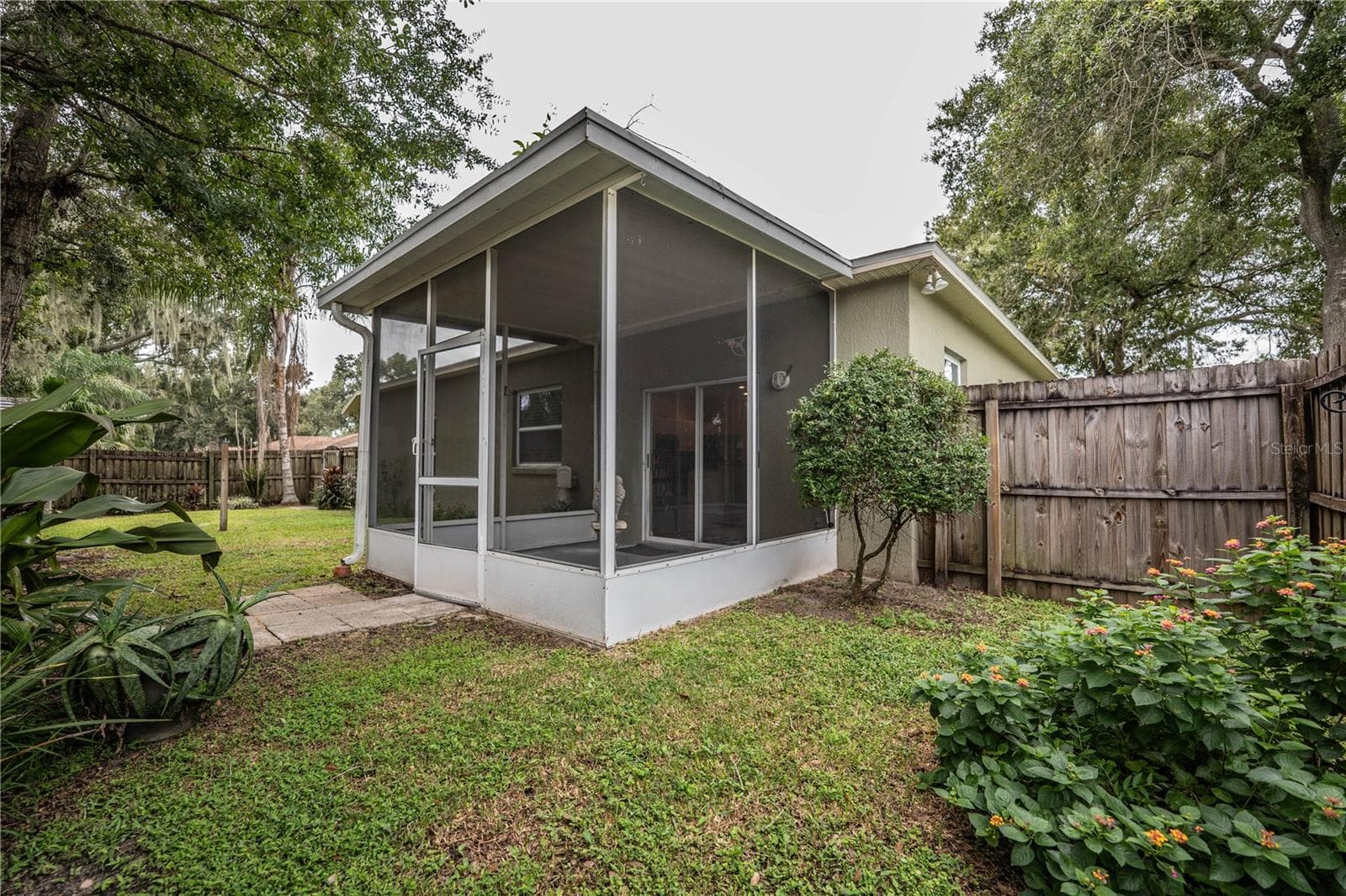 Private Patio - 2746 SUNDANCE CIR, MULBERRY