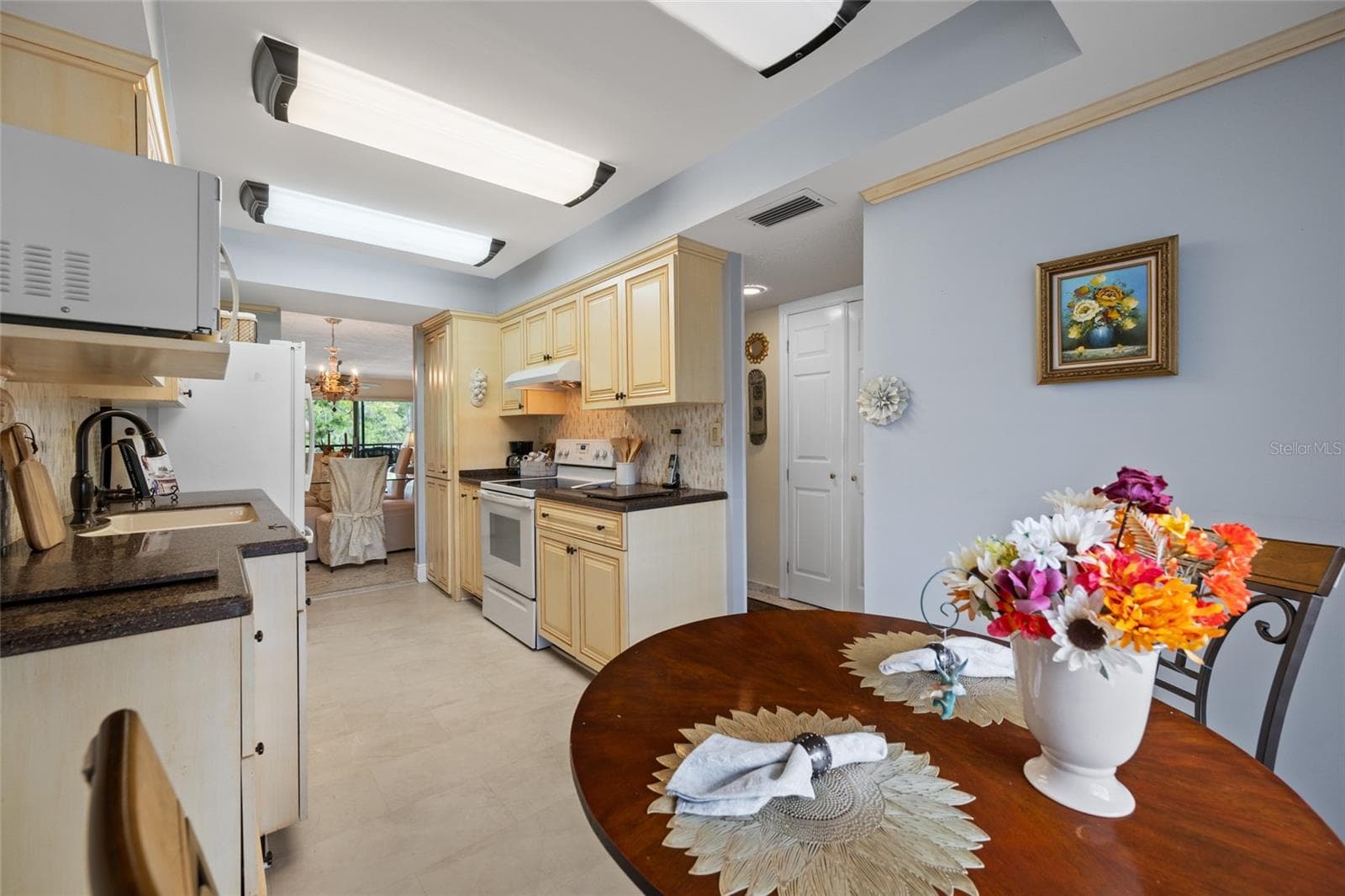 Kitchen layout is spacious - 2700 COVE CAY DR #1-3B, CLEARWATER