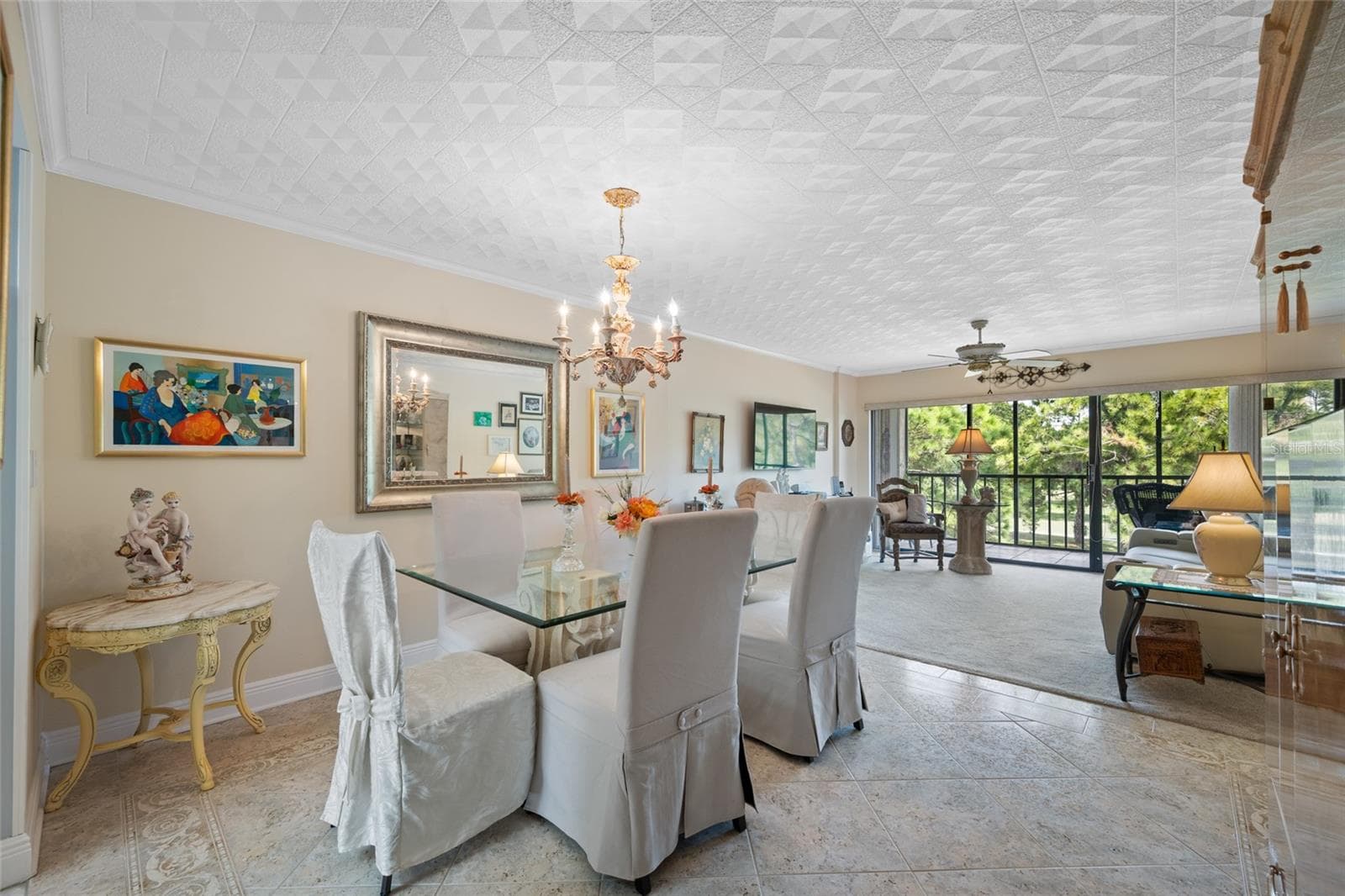 Living/Dining Room Combination, great for entertaining. - 2700 COVE CAY DR #1-3B, CLEARWATER