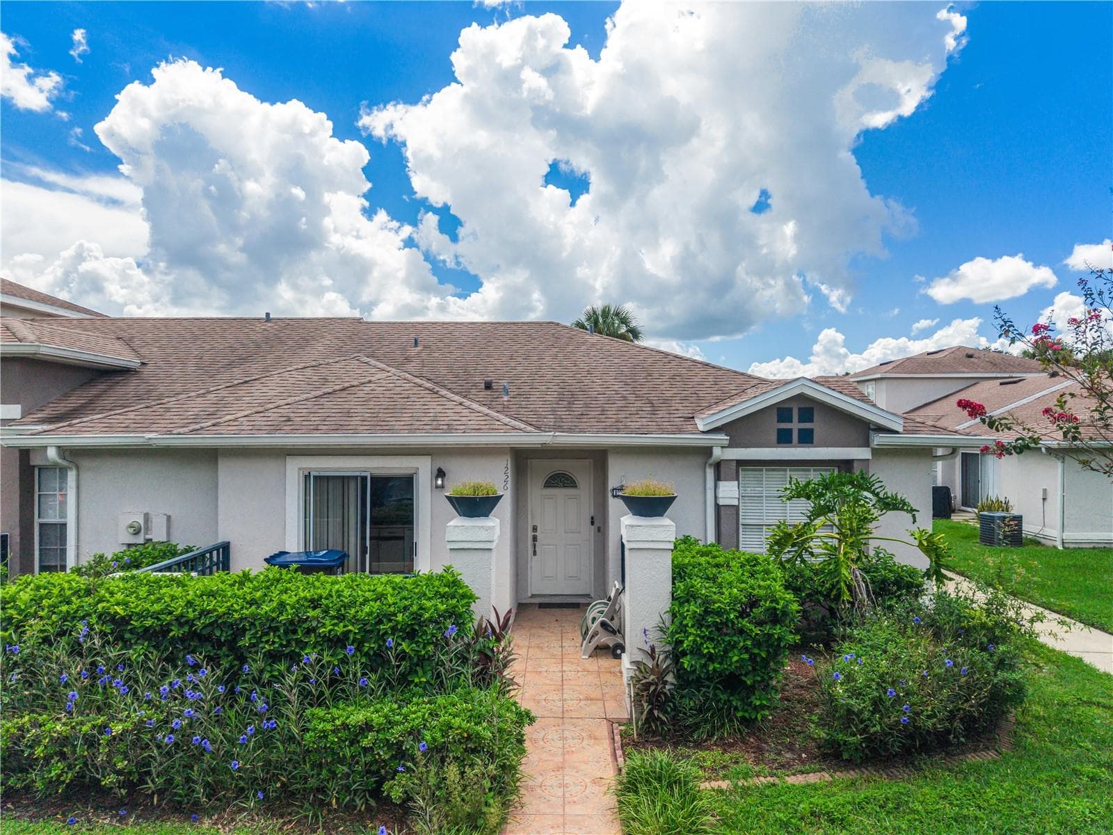 1226 LUCAYA CIR