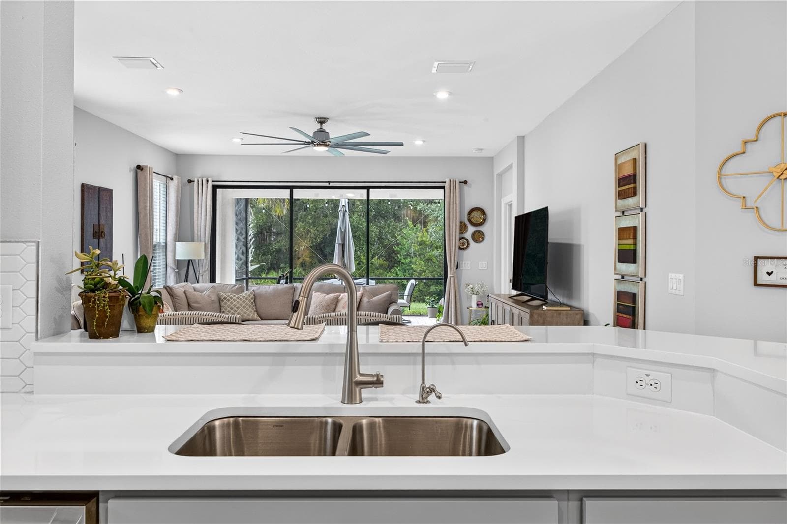 Single Family Residence at 4363 CAIROLI CT, WESLEY CHAPEL, photo 9 of 28
