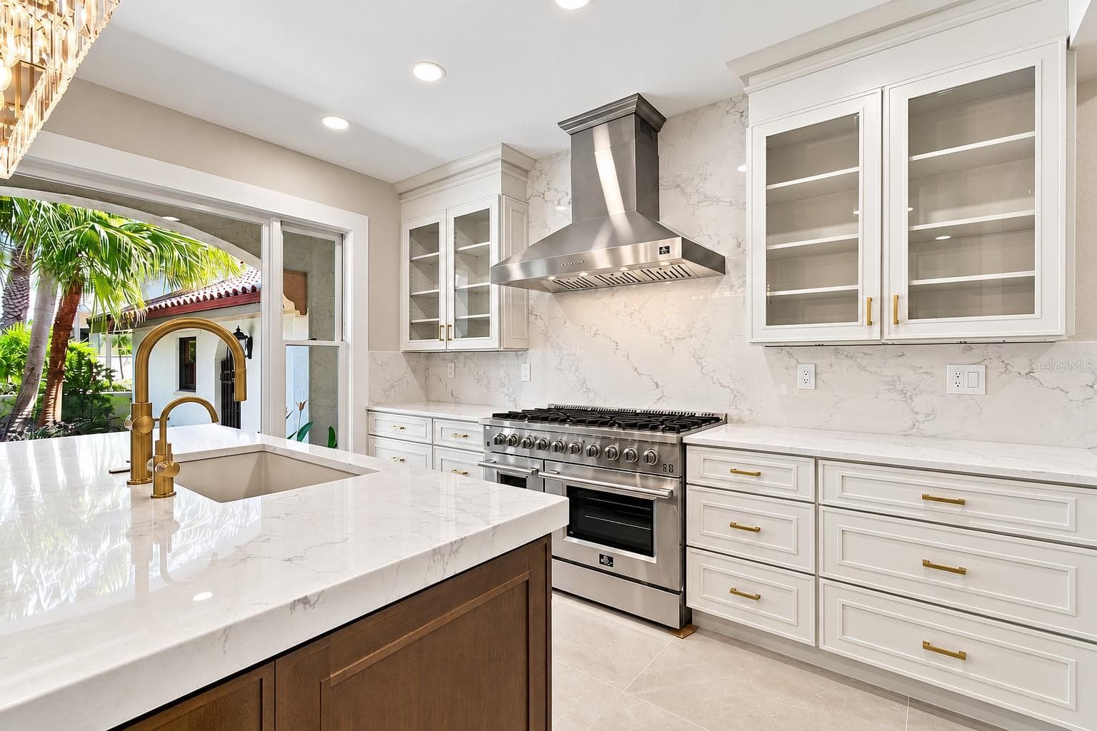 Single Family Residence at 980 BAY ESPLANADE, CLEARWATER, photo 16 of 76