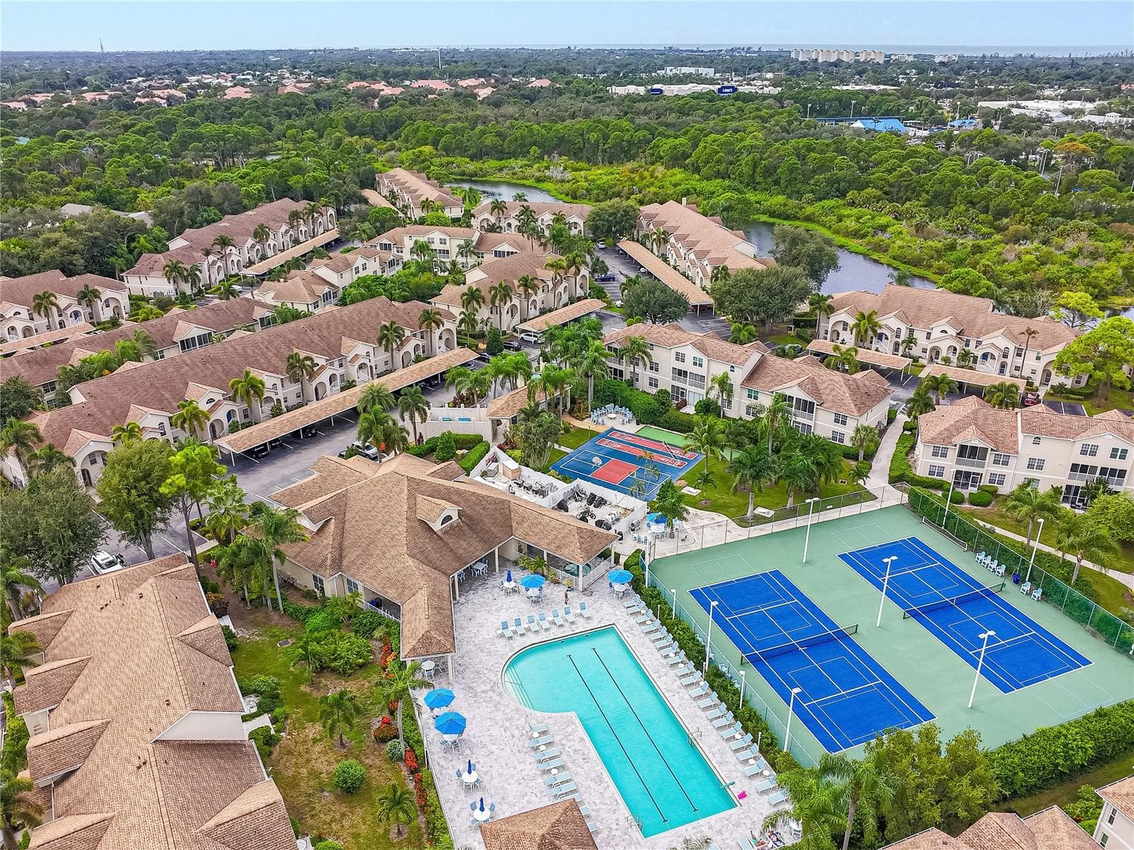 Condominium at 8389 WINGATE DR #2320, SARASOTA, photo 32 of 42