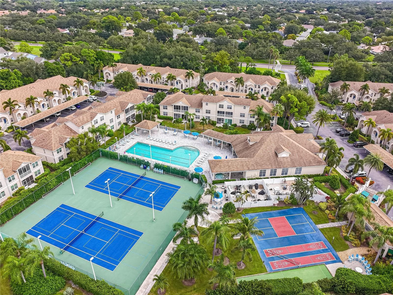 Condominium at 8389 WINGATE DR #2320, SARASOTA, photo 35 of 42