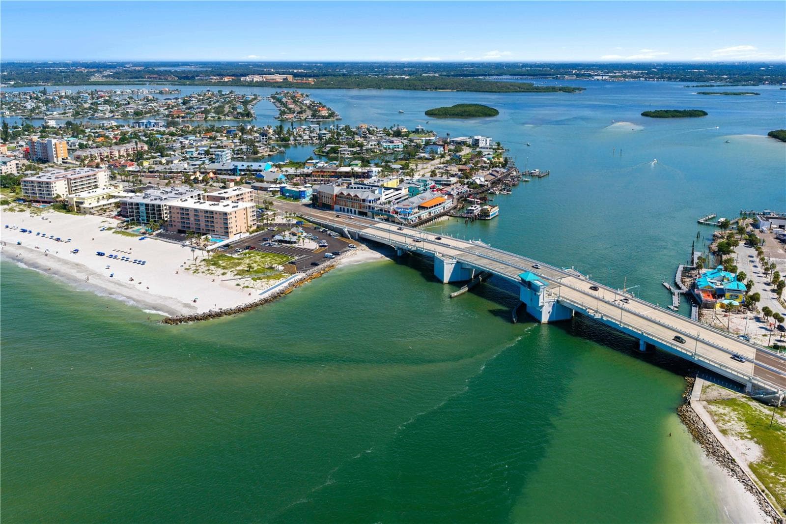 John's Pass - 835 BAY POINT DR, MADEIRA BEACH