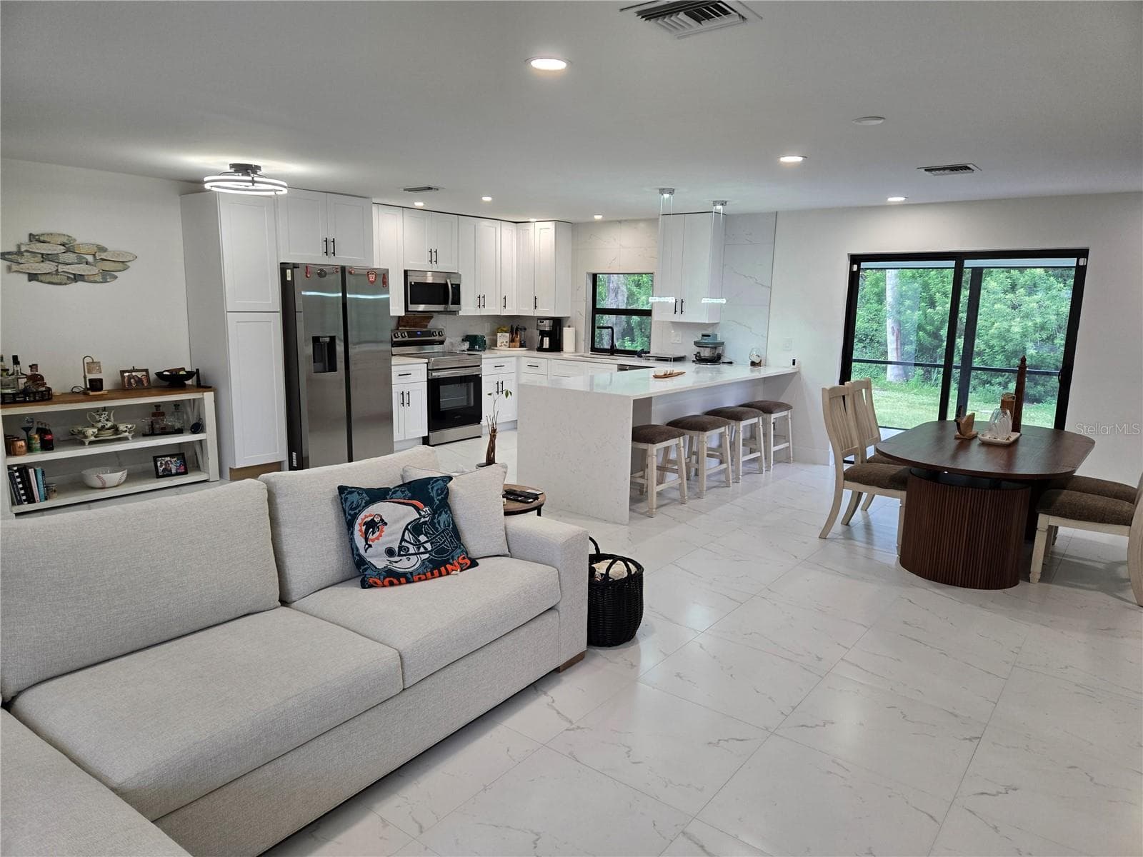 Living room/Kitchen - 410 HUNTER ST, PORT CHARLOTTE