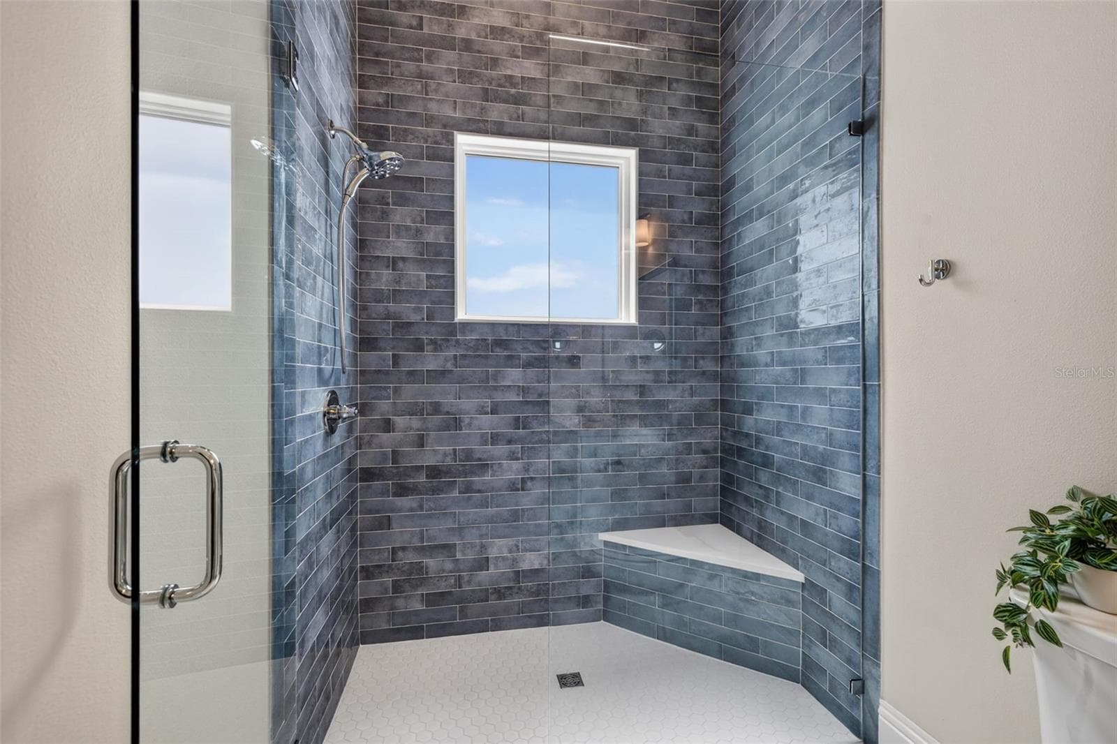 Lower Level Ensuite Walk-In Shower - 1341 MONTEREY BLVD NE, ST PETERSBURG