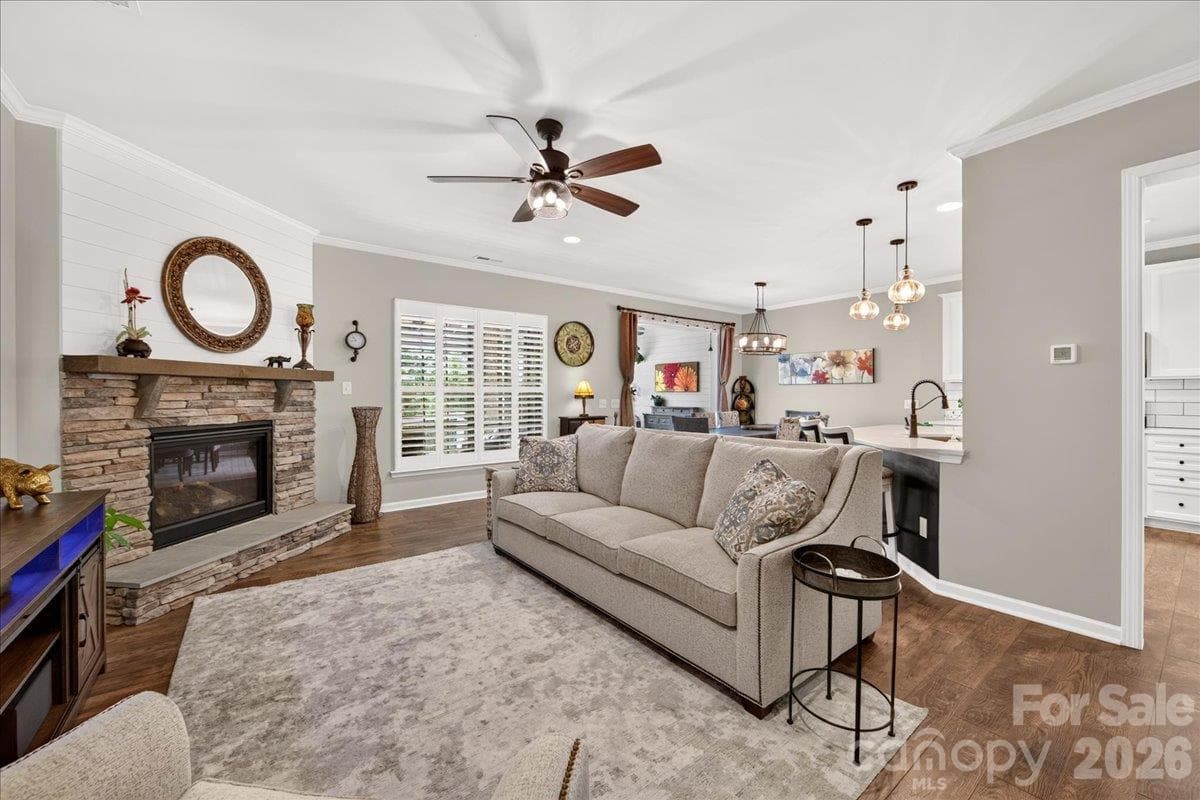 Elegant living space with gas fireplace open concept - 3093 Hartson Pointe Drive, Fort Mill