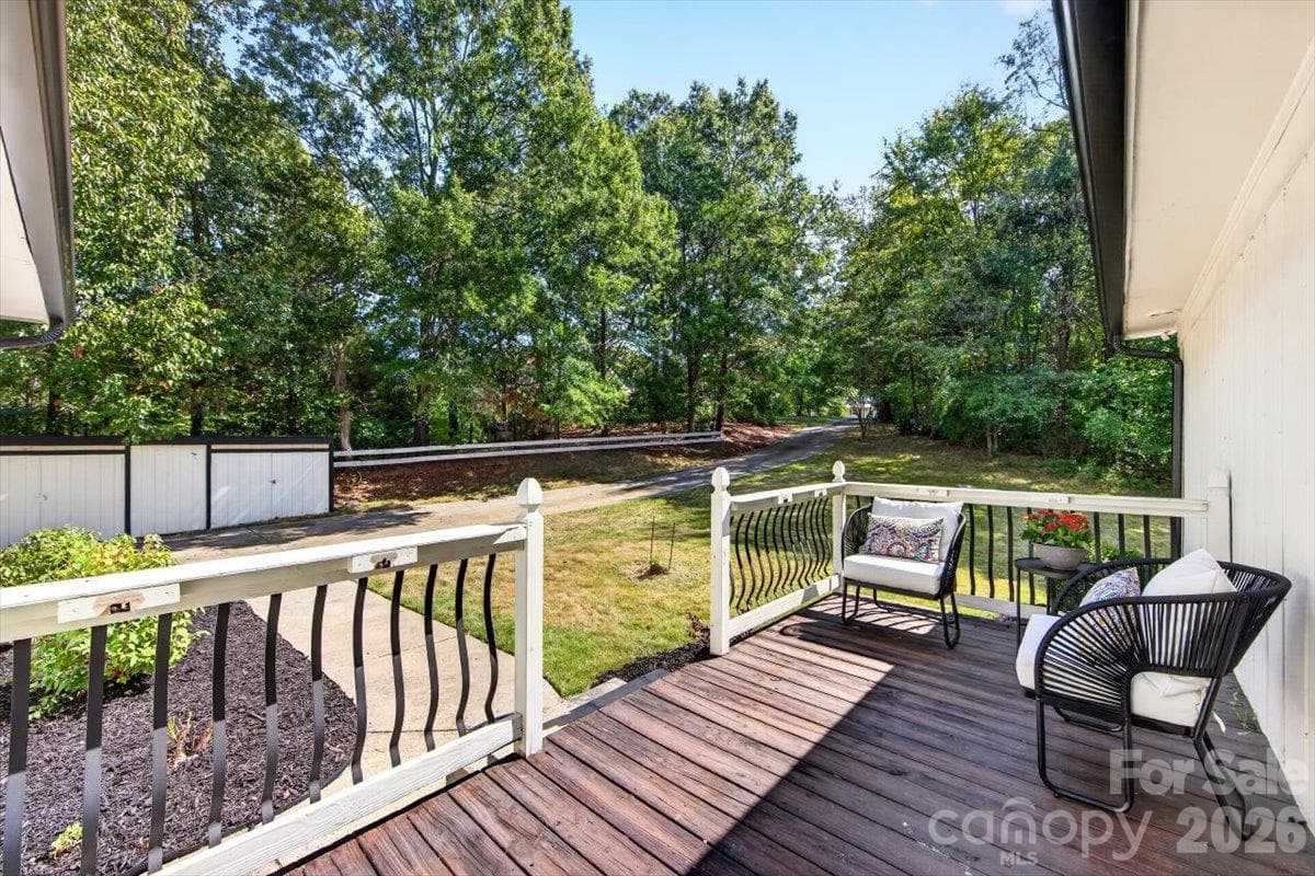 Single Family Residence at 16 Cove Creek Place SE, Concord, photo 7 of 47