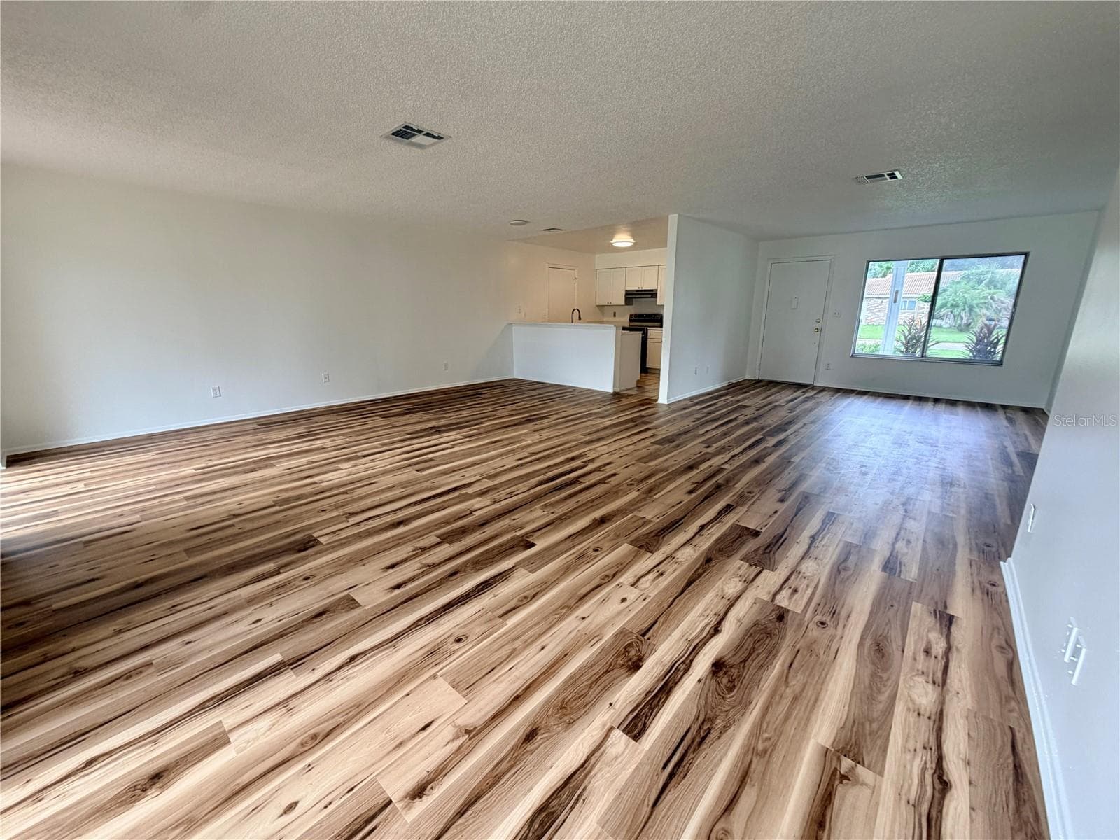Single Family Residence at 10155 DONHILL CT, ORLANDO, photo 7 of 18
