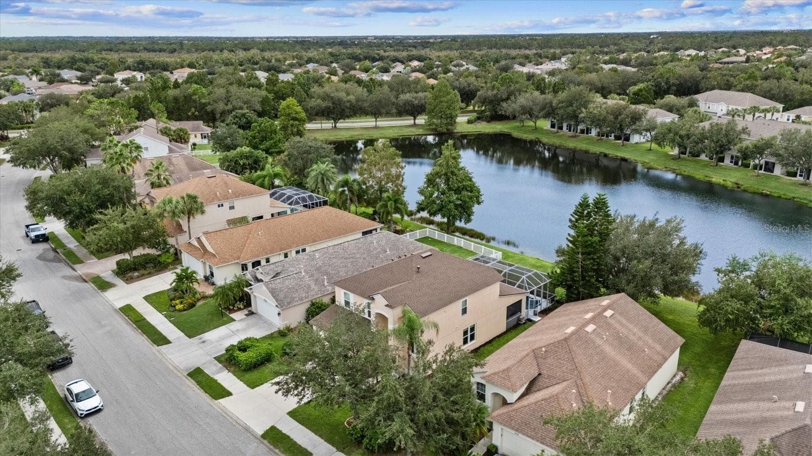 Single Family Residence at 15302 SEAROBBIN DR, LAKEWOOD RANCH, photo 8 of 51