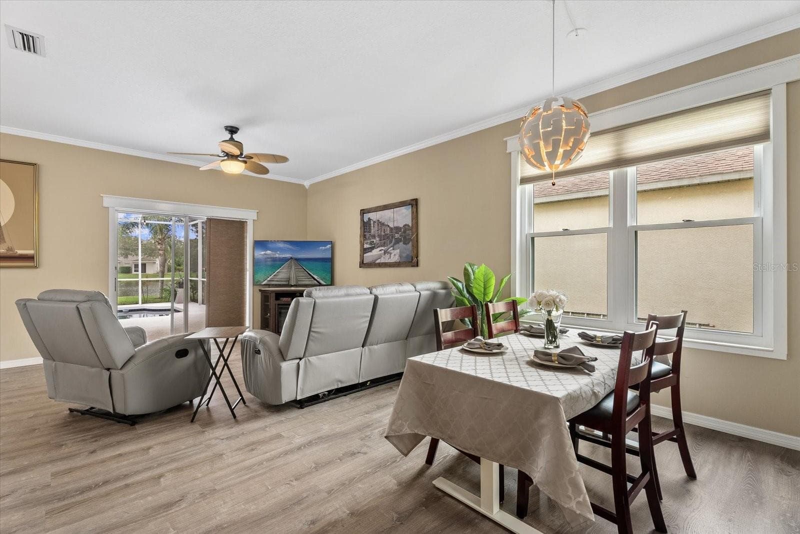Single Family Residence at 15302 SEAROBBIN DR, LAKEWOOD RANCH, photo 13 of 51