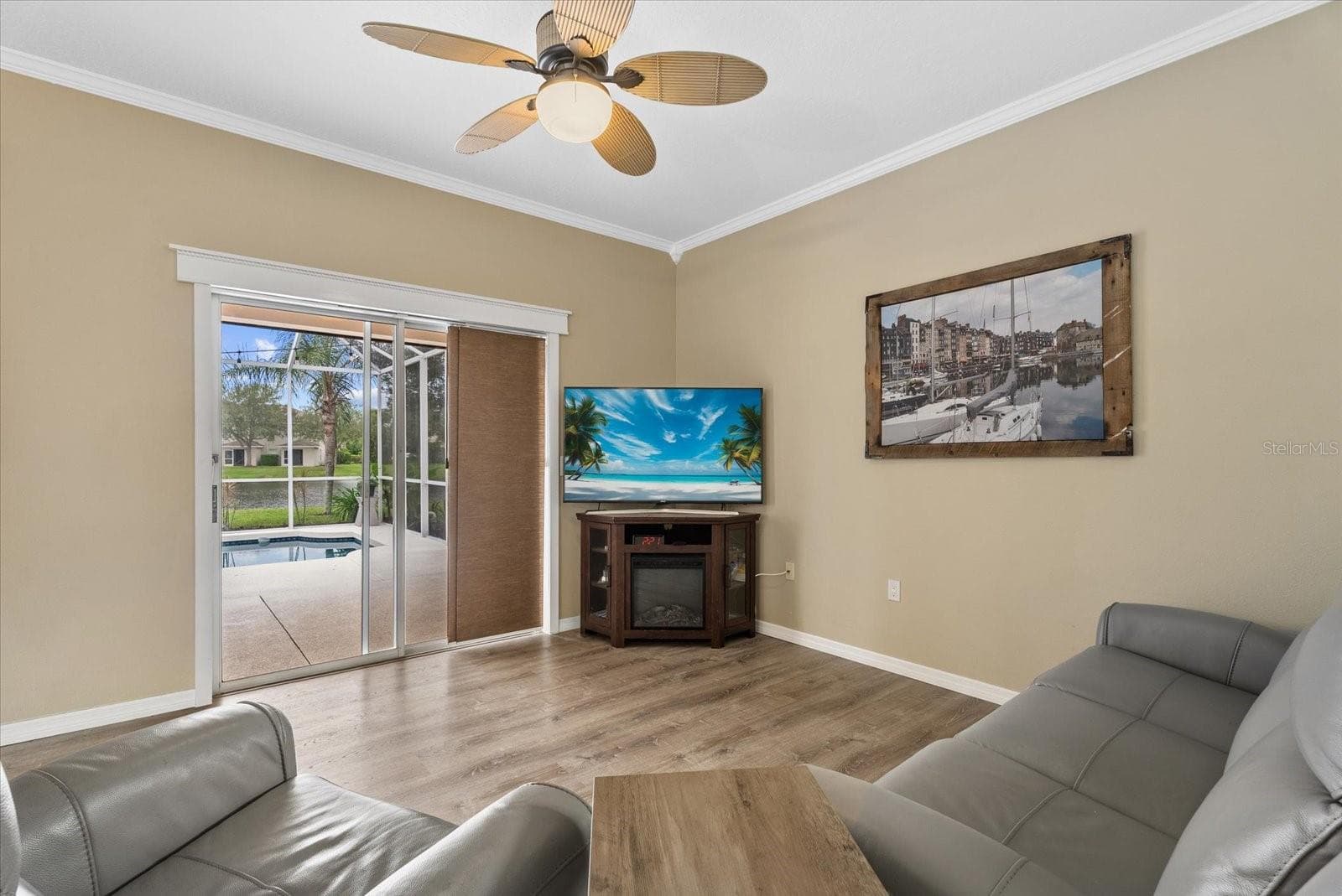 Single Family Residence at 15302 SEAROBBIN DR, LAKEWOOD RANCH, photo 14 of 51