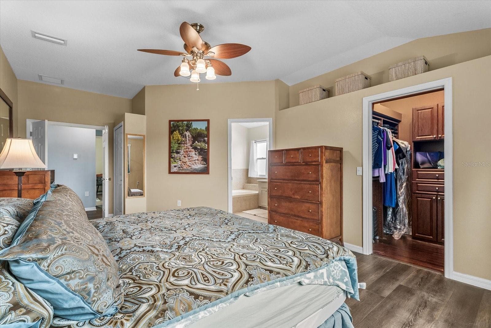 Single Family Residence at 15302 SEAROBBIN DR, LAKEWOOD RANCH, photo 32 of 51