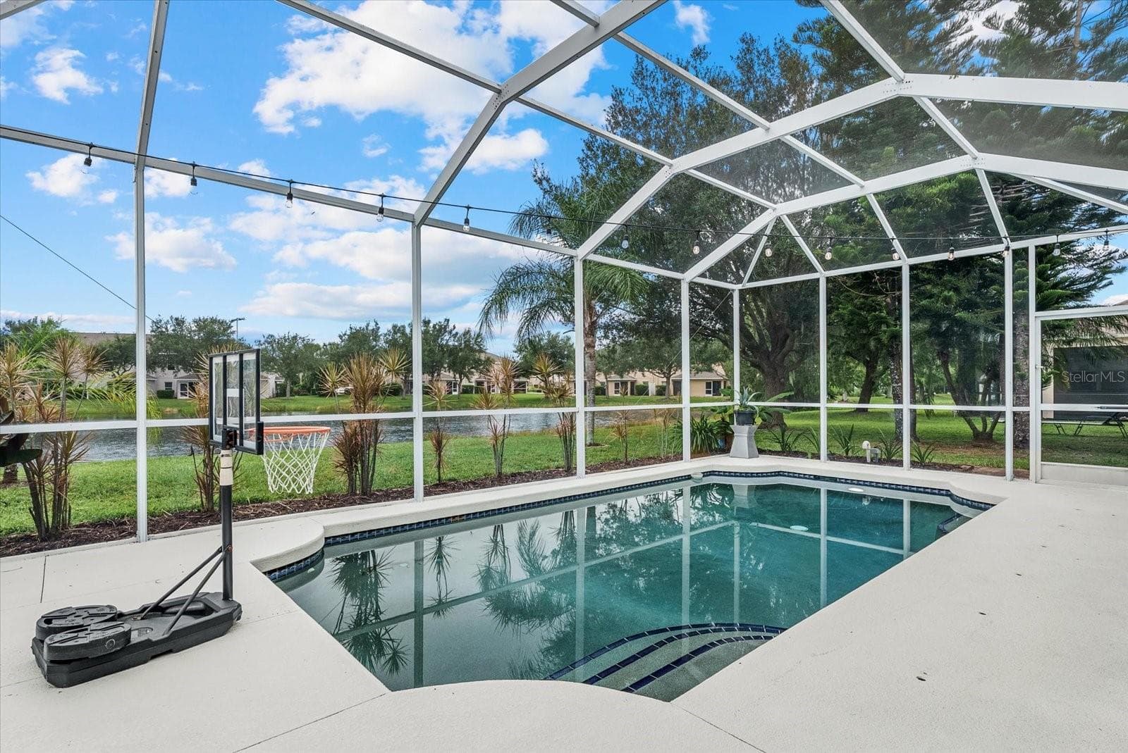 Single Family Residence at 15302 SEAROBBIN DR, LAKEWOOD RANCH, photo 40 of 51