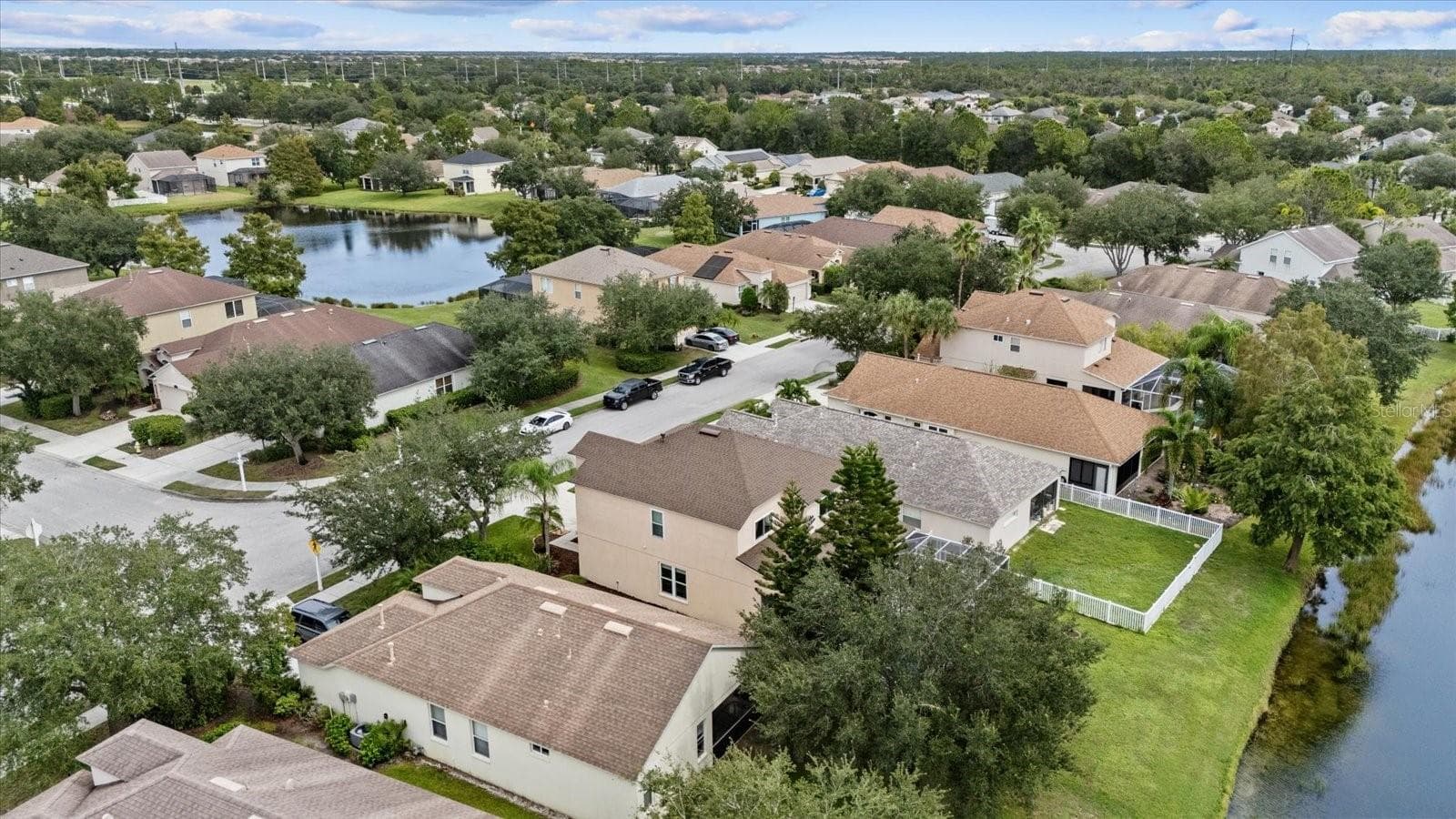Single Family Residence at 15302 SEAROBBIN DR, LAKEWOOD RANCH, photo 42 of 51