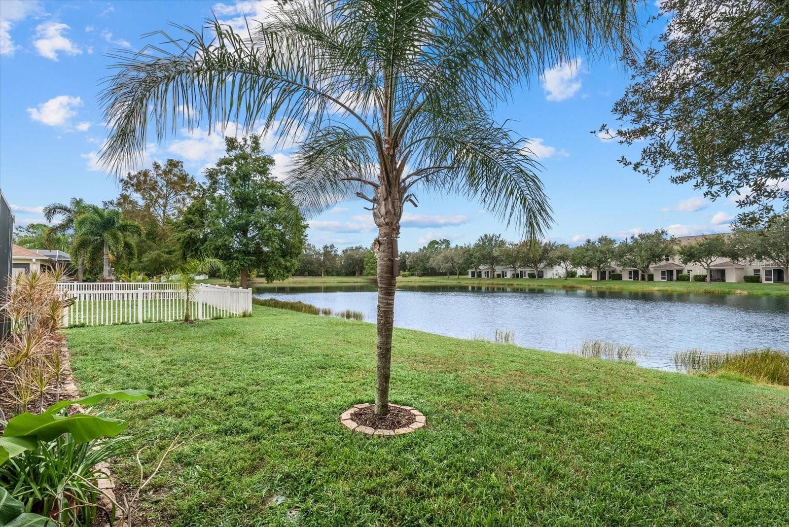 Single Family Residence at 15302 SEAROBBIN DR, LAKEWOOD RANCH, photo 44 of 51